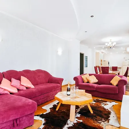 Apartment Трехкомнатные Апартаменты В Минске *
